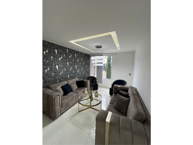 Casa de 5 alcobas en venta en Potrerito, Jamundí, 225 m² · foto 8 de 12