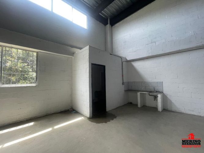 Bodega en arriendo en Alto De La Virgen, Guarne, 1684 m² · foto 13 de 24
