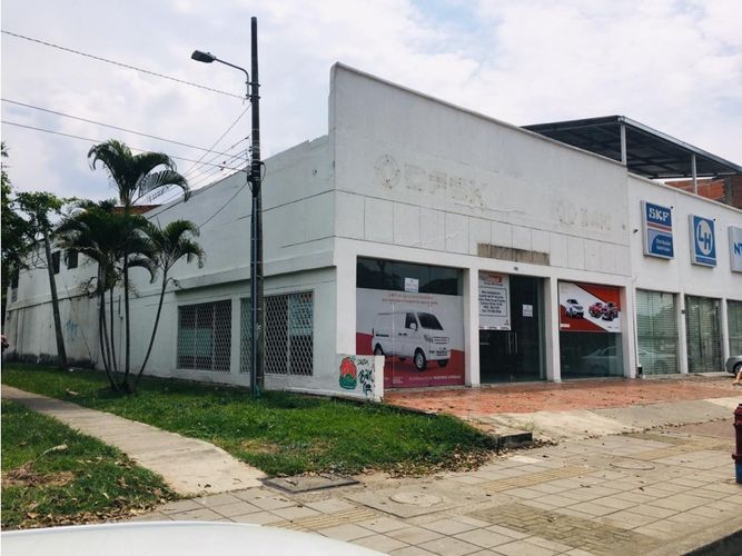 Bodega en venta en Prados Del Norte, Cali, 650 m² · foto 2 de 2