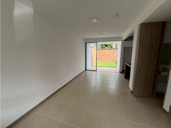 Casa de 3 alcobas en venta en Alfaguara, Jamundí, 112 m² · foto 2 de 19