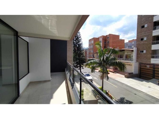 Apartamento de 2 alcobas en venta en La Castellana, Medellín, 196 m² · foto 4 de 24