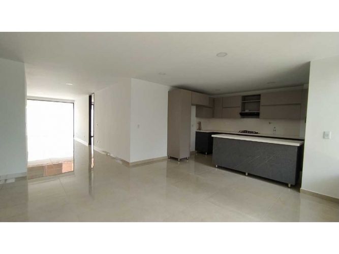 Apartamento de 2 alcobas en venta en La Castellana, Medellín, 196 m² · foto 6 de 24