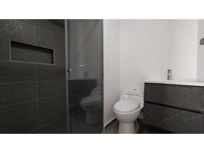 Apartamento de 2 alcobas en venta en La Castellana, Medellín, 196 m² · foto 13 de 24