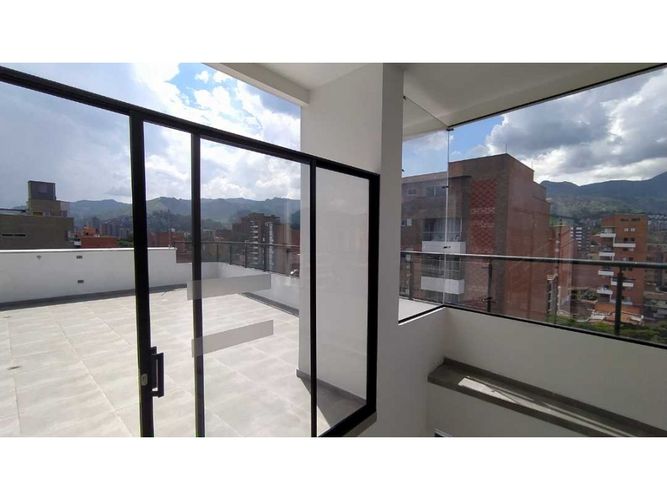 Apartamento de 2 alcobas en venta en La Castellana, Medellín, 196 m² · foto 19 de 24