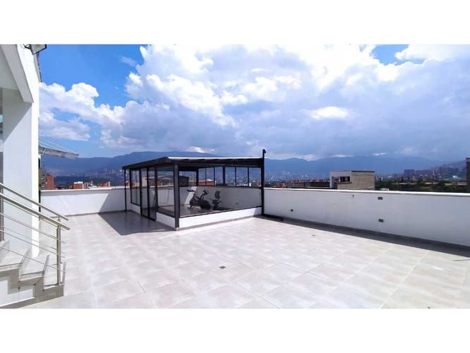 Apartamento de 2 alcobas en venta en La Castellana, Medellín, 196 m² · foto 20 de 24