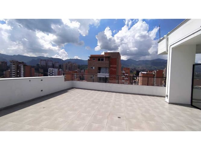 Apartamento de 2 alcobas en venta en La Castellana, Medellín, 196 m² · foto 21 de 24