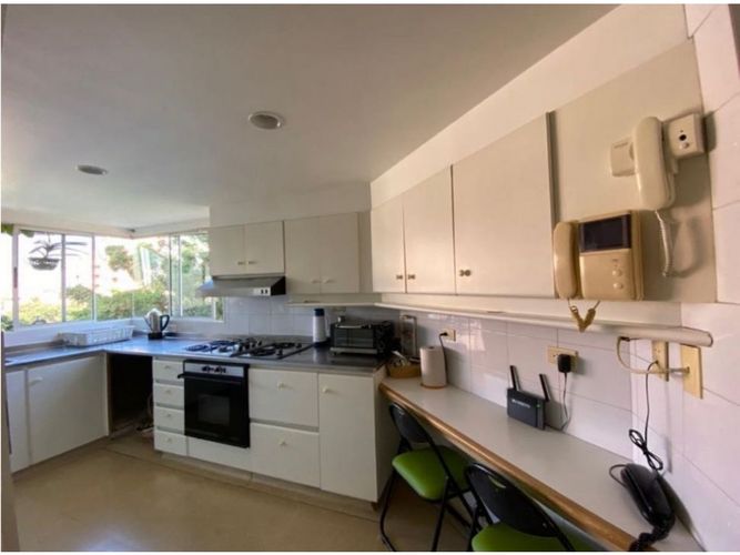Apartamento de 5 alcobas en venta en Laureles, Medellín, 214 m² · foto 7 de 14