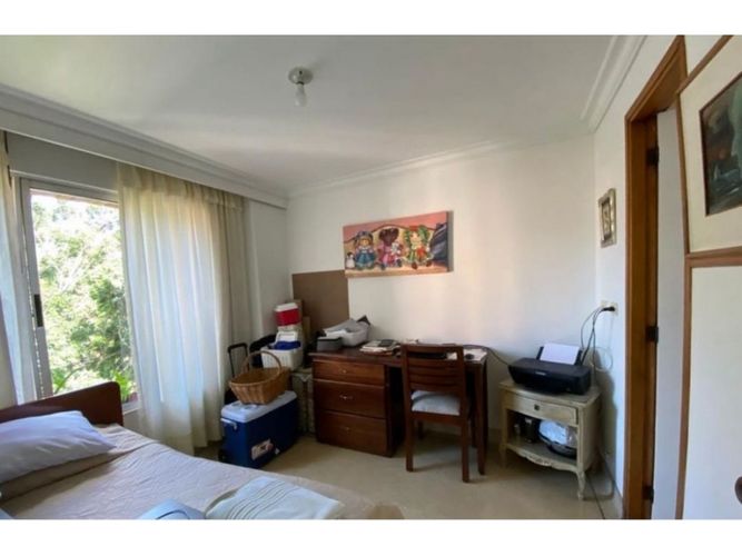 Apartamento de 5 alcobas en venta en Laureles, Medellín, 214 m² · foto 13 de 14