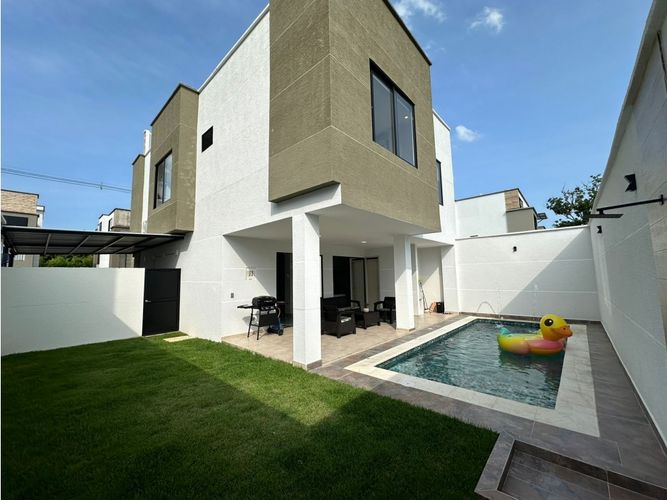 Casa de 3 alcobas en venta en Alfaguara, Jamundí, 320 m² · foto 2 de 24