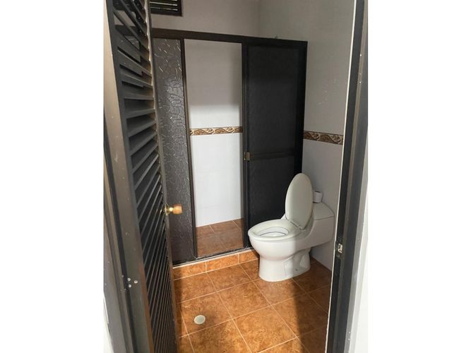 Casa de 4 alcobas en venta en Santa Anita, Cali, 400 m² · foto 8 de 24