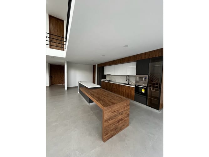 Casa de 4 alcobas en venta en Alfaguara, Jamundí, 430 m² · foto 3 de 14