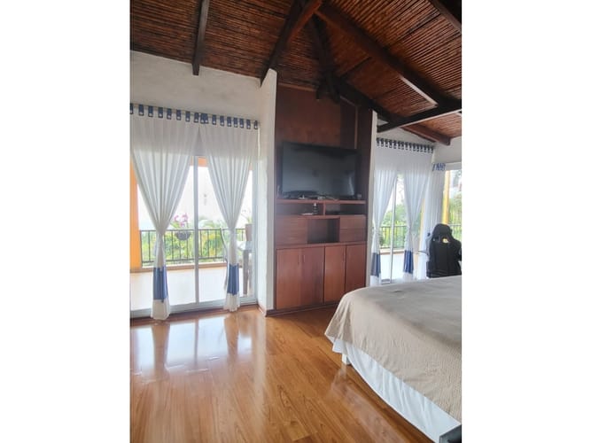 Casa de 9 alcobas en venta en La Castilla, Cali · foto 18 de 24