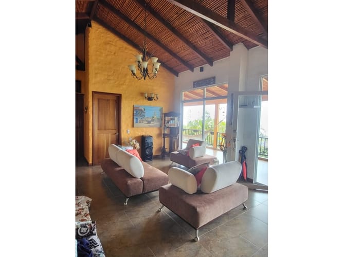 Casa de 9 alcobas en venta en La Castilla, Cali · foto 19 de 24
