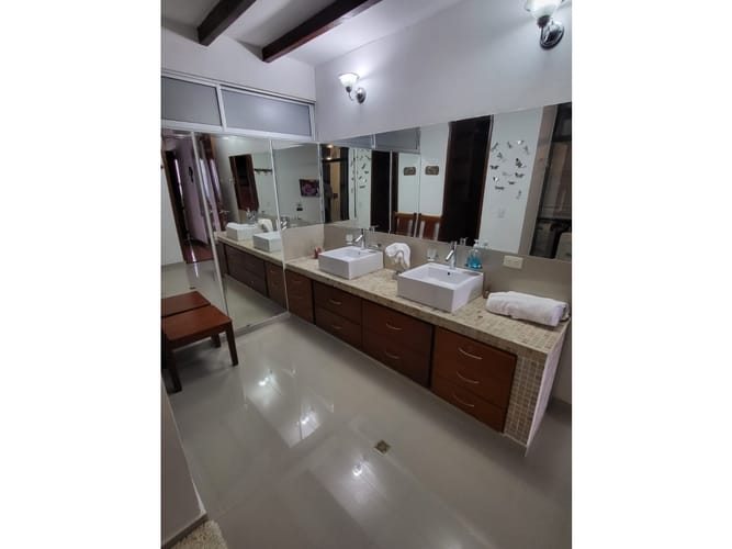Casa de 9 alcobas en venta en La Castilla, Cali · foto 20 de 24