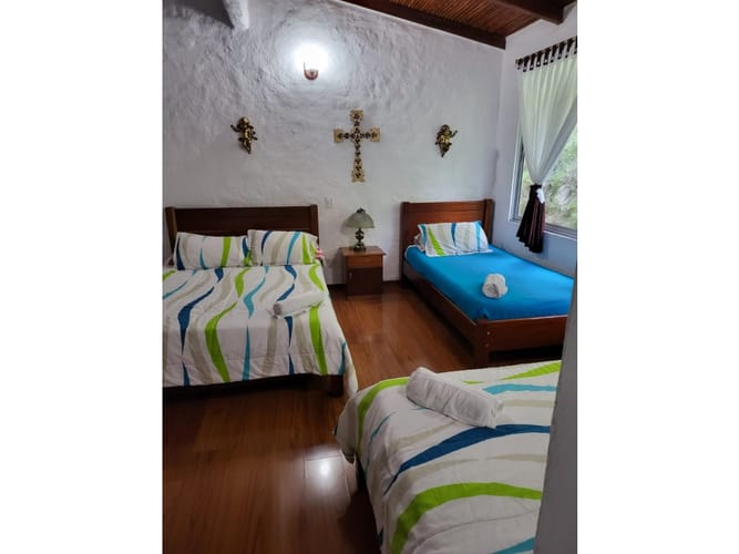 Casa de 9 alcobas en venta en La Castilla, Cali · foto 23 de 24