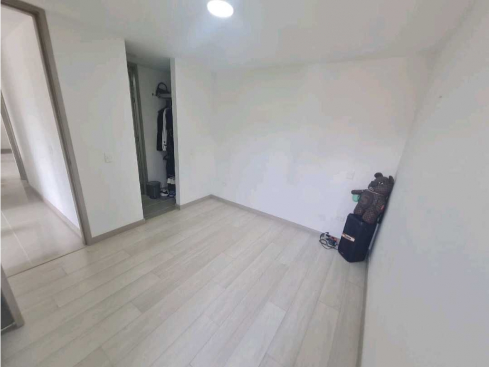 Apartamento en venta en El Carmelo Ii, Sabaneta · foto 18 de 24