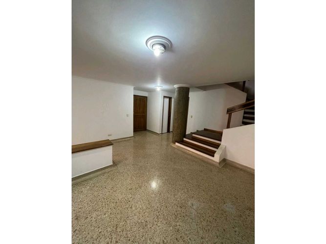 Apartamento de 4 alcobas en venta en Laureles, Medellín, 157 m² · foto 2 de 24