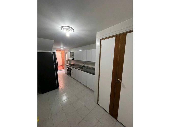 Apartamento de 4 alcobas en venta en Laureles, Medellín, 157 m² · foto 14 de 24