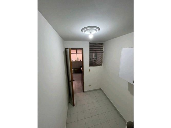 Apartamento de 4 alcobas en venta en Laureles, Medellín, 157 m² · foto 21 de 24