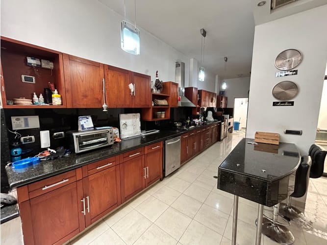 Casa de 6 alcobas en venta en El Ingenio, Cali, 523 m² · foto 2 de 24
