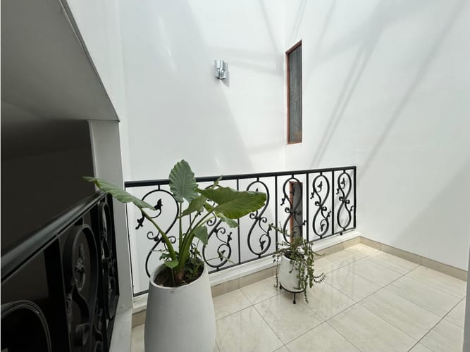 Casa de 6 alcobas en venta en El Ingenio, Cali, 523 m² · foto 3 de 24
