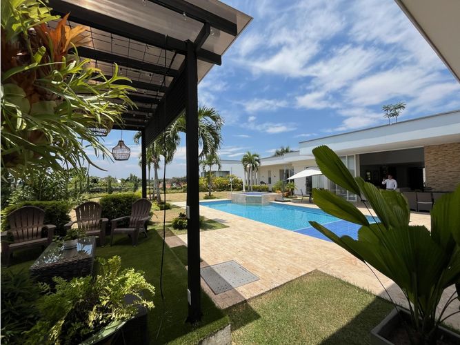 Casa de 5 alcobas en venta en Pance, Cali, 630 m² · foto 2 de 19