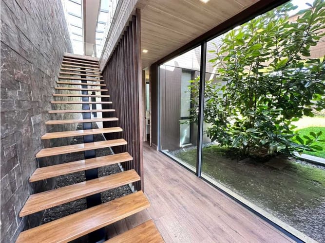 Casa de 4 alcobas en venta en Las Palmas, Envigado, 440 m² · foto 3 de 24