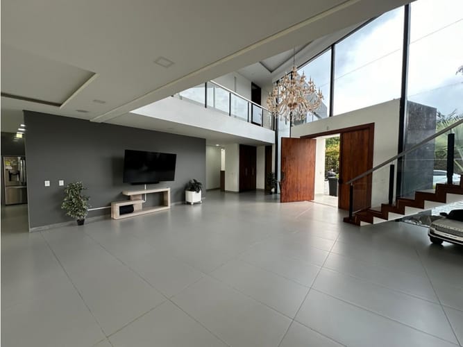 Casa de 5 alcobas en venta en Llano Grande, Rionegro, 667 m² · foto 3 de 24