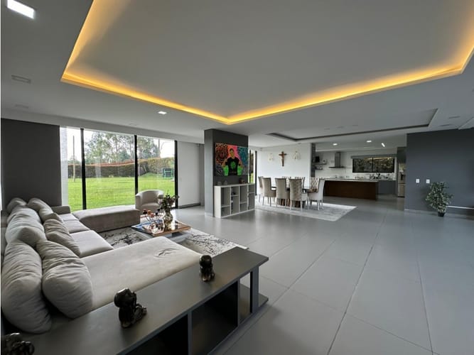 Casa de 5 alcobas en venta en Llano Grande, Rionegro, 667 m² · foto 4 de 24