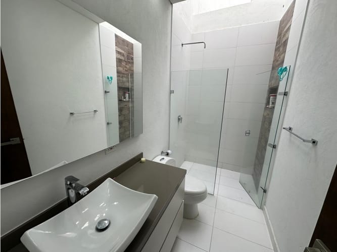 Casa de 5 alcobas en venta en Llano Grande, Rionegro, 667 m² · foto 5 de 24