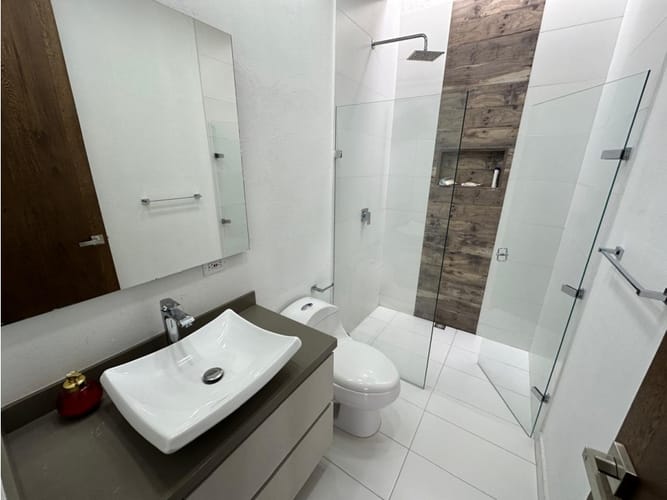 Casa de 5 alcobas en venta en Llano Grande, Rionegro, 667 m² · foto 8 de 24