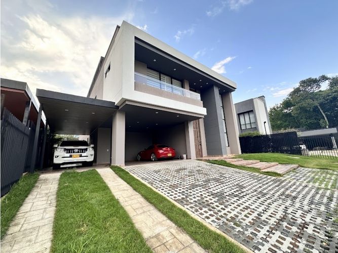 Casa de 4 alcobas en venta en Pance, Cali, 410 m² · foto 2 de 24
