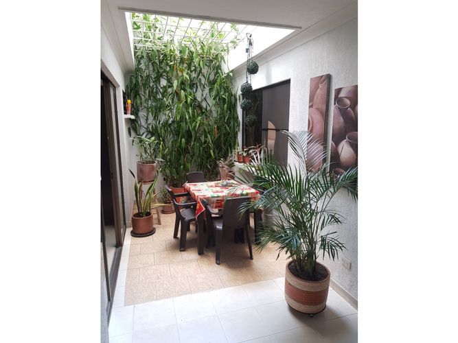 Edificio en venta en Mayapan Las Vegas, Cali, 689 m² · foto 9 de 22