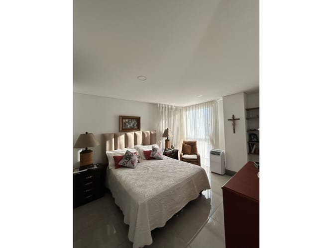 Apartamento de 3 alcobas en venta en Menga, Cali, 166 m² · foto 5 de 24