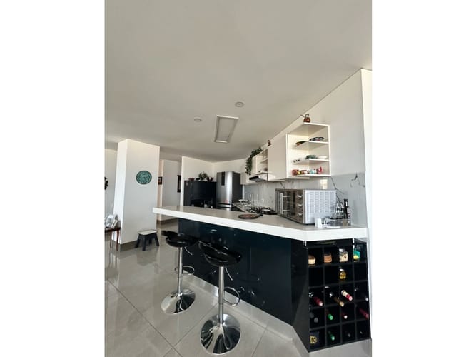 Apartamento de 3 alcobas en venta en Menga, Cali, 166 m² · foto 19 de 24