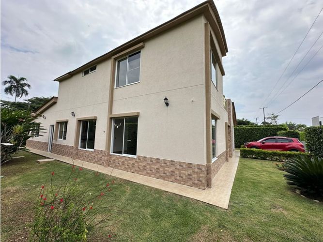 Casa de 4 alcobas en venta en Las Mercedes, Jamundí, 300 m² · foto 2 de 16