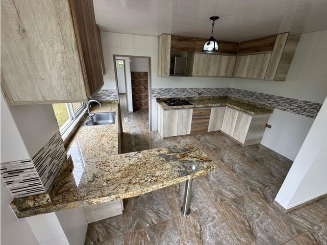 Casa de 4 alcobas en venta en Las Mercedes, Jamundí, 300 m² · foto 4 de 16