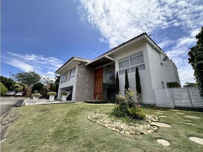 Casa de 5 alcobas en venta en Pance, Cali, 450 m² · foto 2 de 24