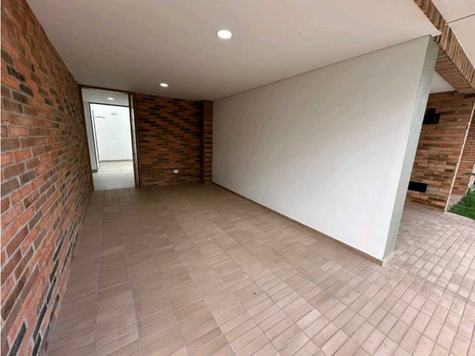 Casa de 3 alcobas en venta en La Ceja, 140 m² · foto 3 de 19