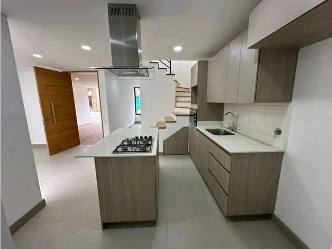Casa de 3 alcobas en venta en La Ceja, 140 m² · foto 4 de 19