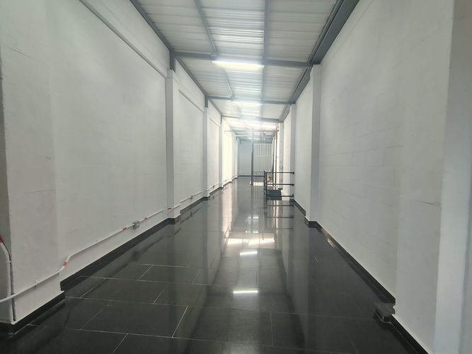 Bodega en arriendo en Trinidad, Medellín, 120 m² · foto 3 de 12