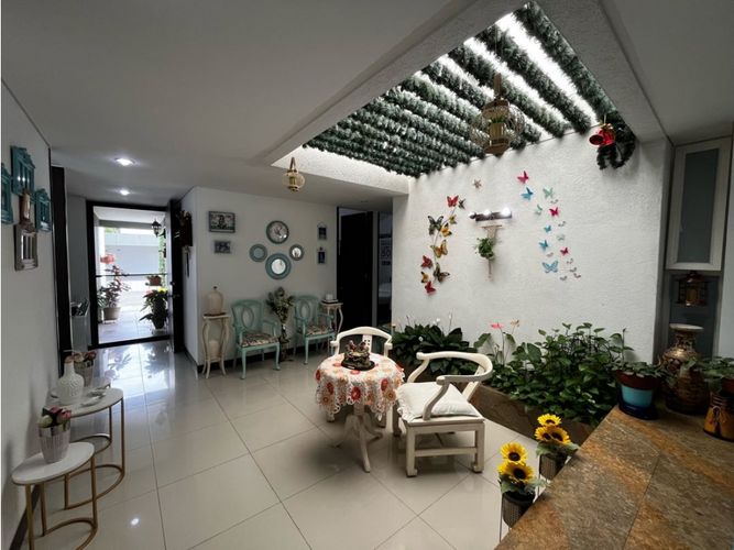 Casa de 4 alcobas en venta en El Castillo, Jamundí, 292 m² · foto 8 de 13