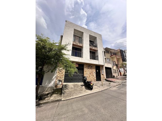 Edificio en venta en San Pedro, Cali, 420 m² · foto 2 de 15