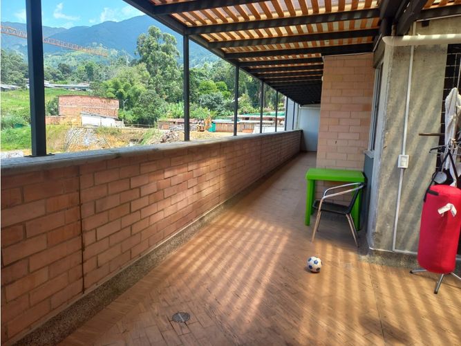 Apartamento de 3 alcobas en venta en Centro, La Estrella, 144 m² · foto 5 de 10