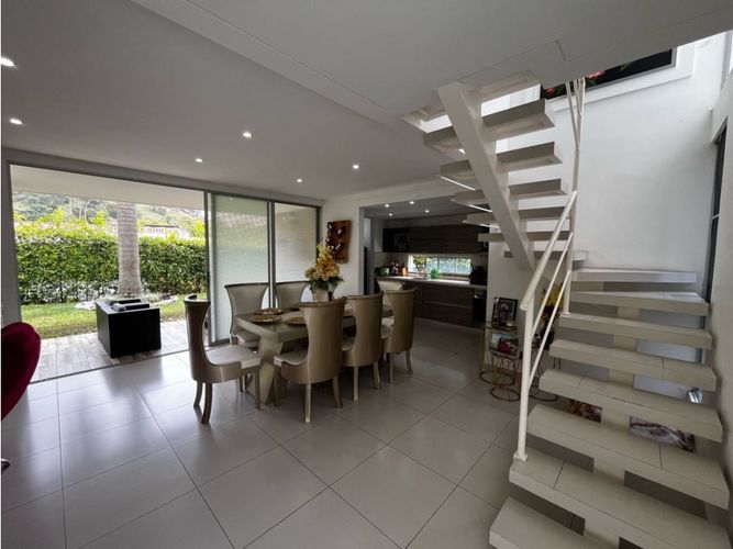 Casa de 4 alcobas en venta en Las Mercedes, Jamundí, 250 m² · foto 3 de 19