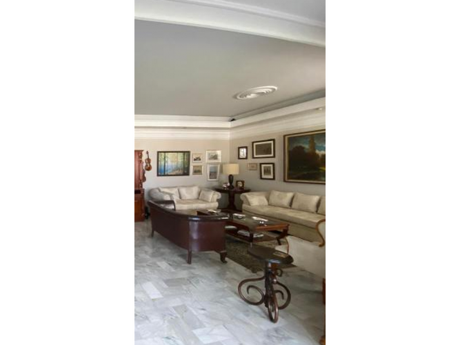 Apartamento de 4 alcobas en venta en Santa Monica, Cali, 245 m² · foto 2 de 9