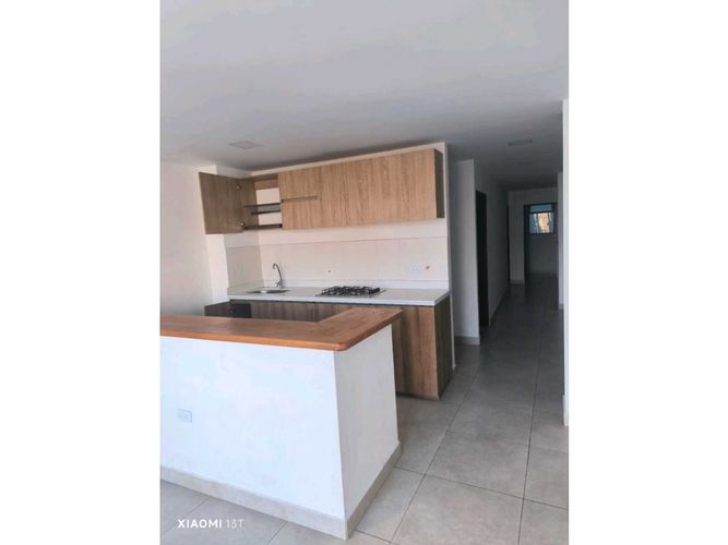 Apartamento de 1 alcoba en venta en El Centro, El Carmen de Viboral, 54 m² · foto 2 de 3