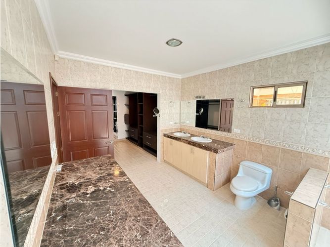 Casa de 5 alcobas en venta en Las Mercedes, Jamundí, 450 m² · foto 11 de 24