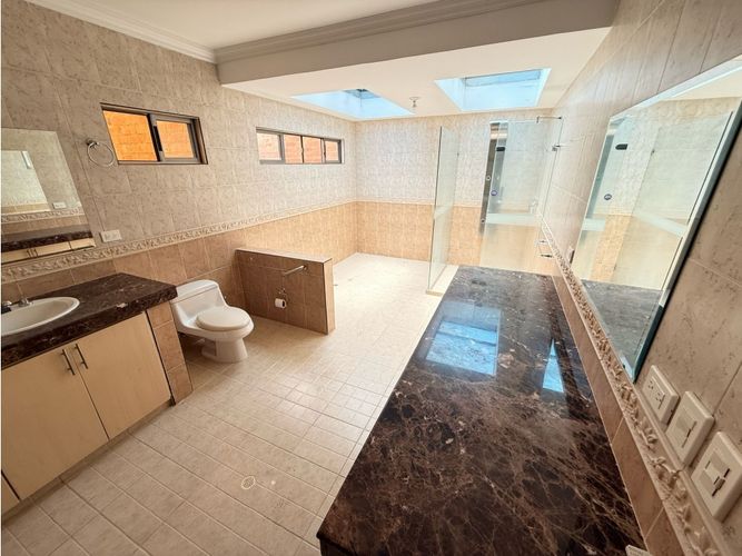 Casa de 5 alcobas en venta en Las Mercedes, Jamundí, 450 m² · foto 12 de 24