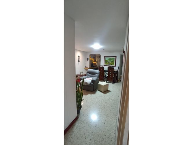 Apartamento de 2 alcobas en venta en Santa Teresita, Cali, 70 m² · foto 2 de 20
